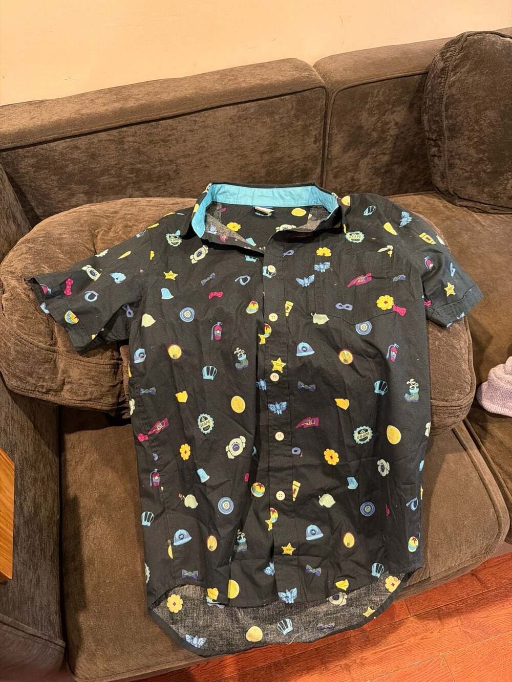 Disney Pixar Icons Woven Button-Up Shirt Size‎ M